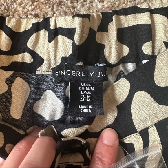 Sincerely Jules Wide Leg High Rise Trousers Black and Gold Womens Sz Medium NWOT - Picture 3 of 7